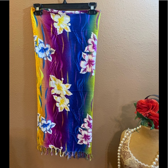 Krisna Bakti Hibiscus Floral Sarong Tie Wrap - Picture 1 of 4